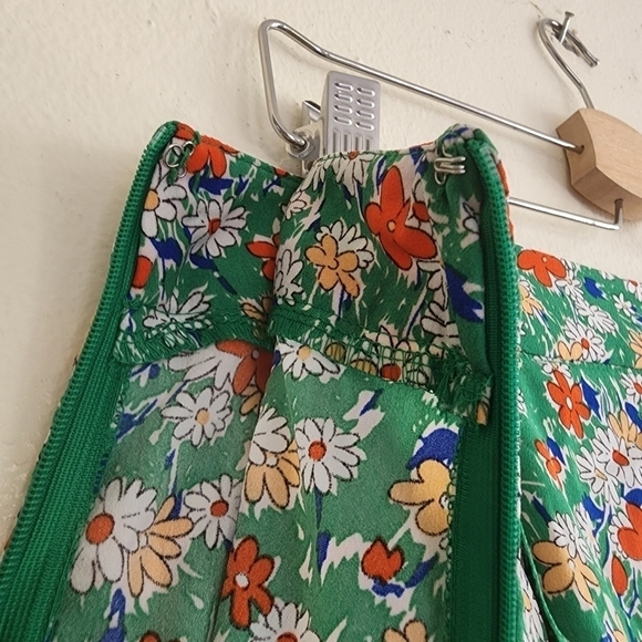 NWOT Shein Plus Curve Green Floral Flowy Shorts 1X - Picture 8 of 10